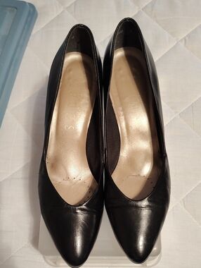 Selby Comfort Flex Black Pointed-Toe Women's Pumps Size 10 Slim (AAA w/5A Heel)